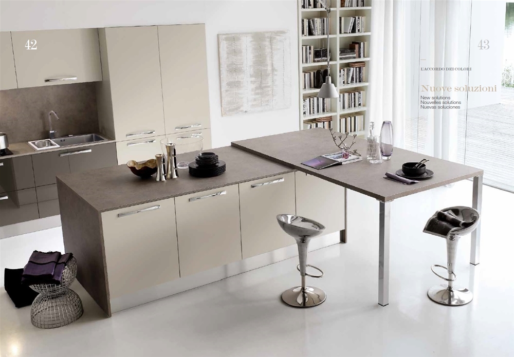 Awesome cucine moderne bianche e tortora em31 ~ pineglen Cucine moderne color panna